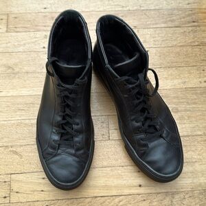 COMMON PROJECTS Men's Achilles Leather Mid-Top Sneakers. Black. Size 11